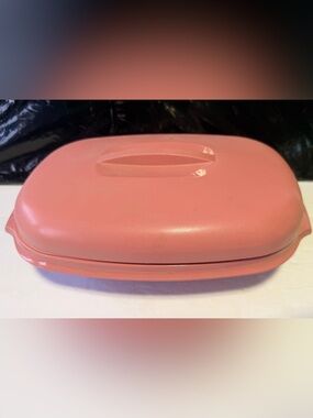 Tupperware Coral Pink Microwave/Serving Container